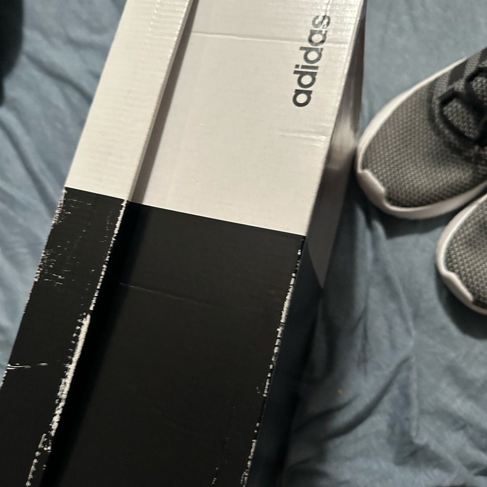 Adidas - Picture 3 of 8